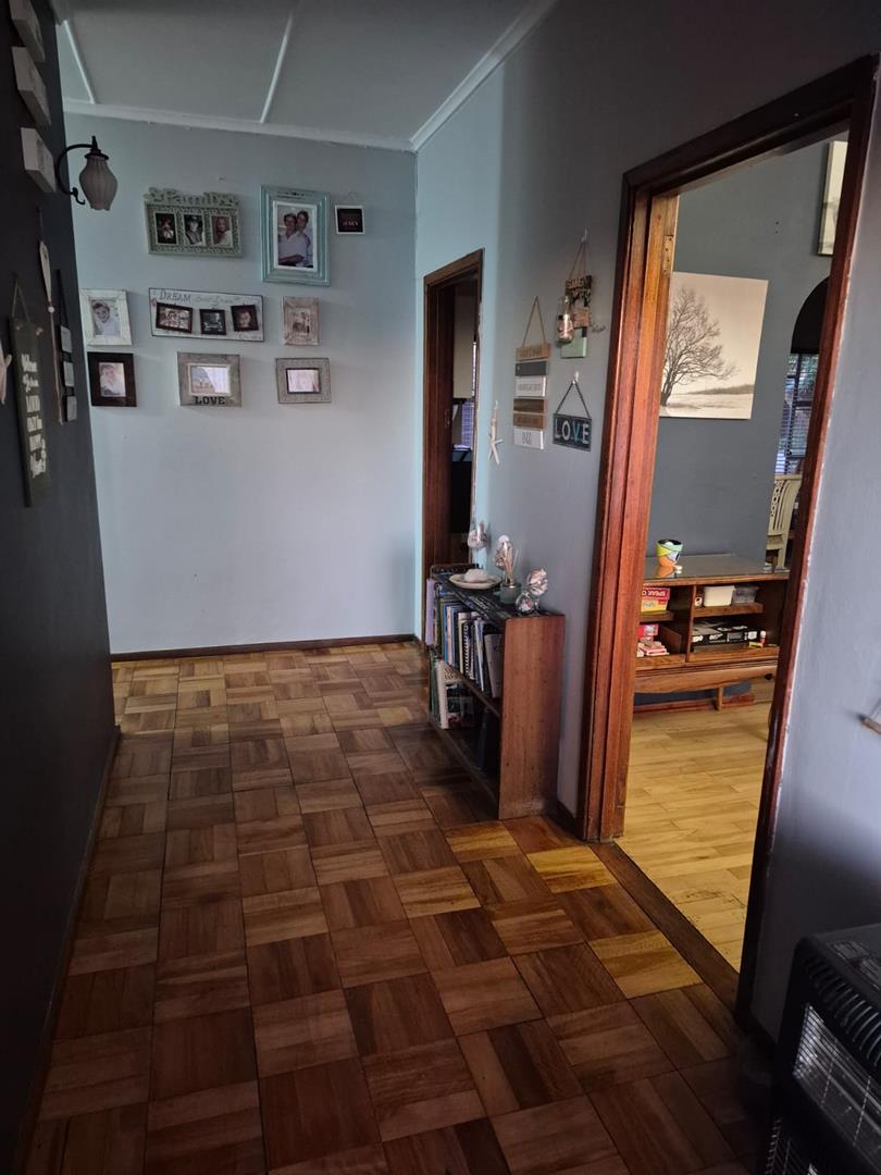 4 Bedroom Property for Sale in Mossel Bay Central Western Cape